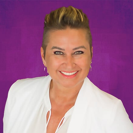 Claudia Studle_abstract background_purple_sq